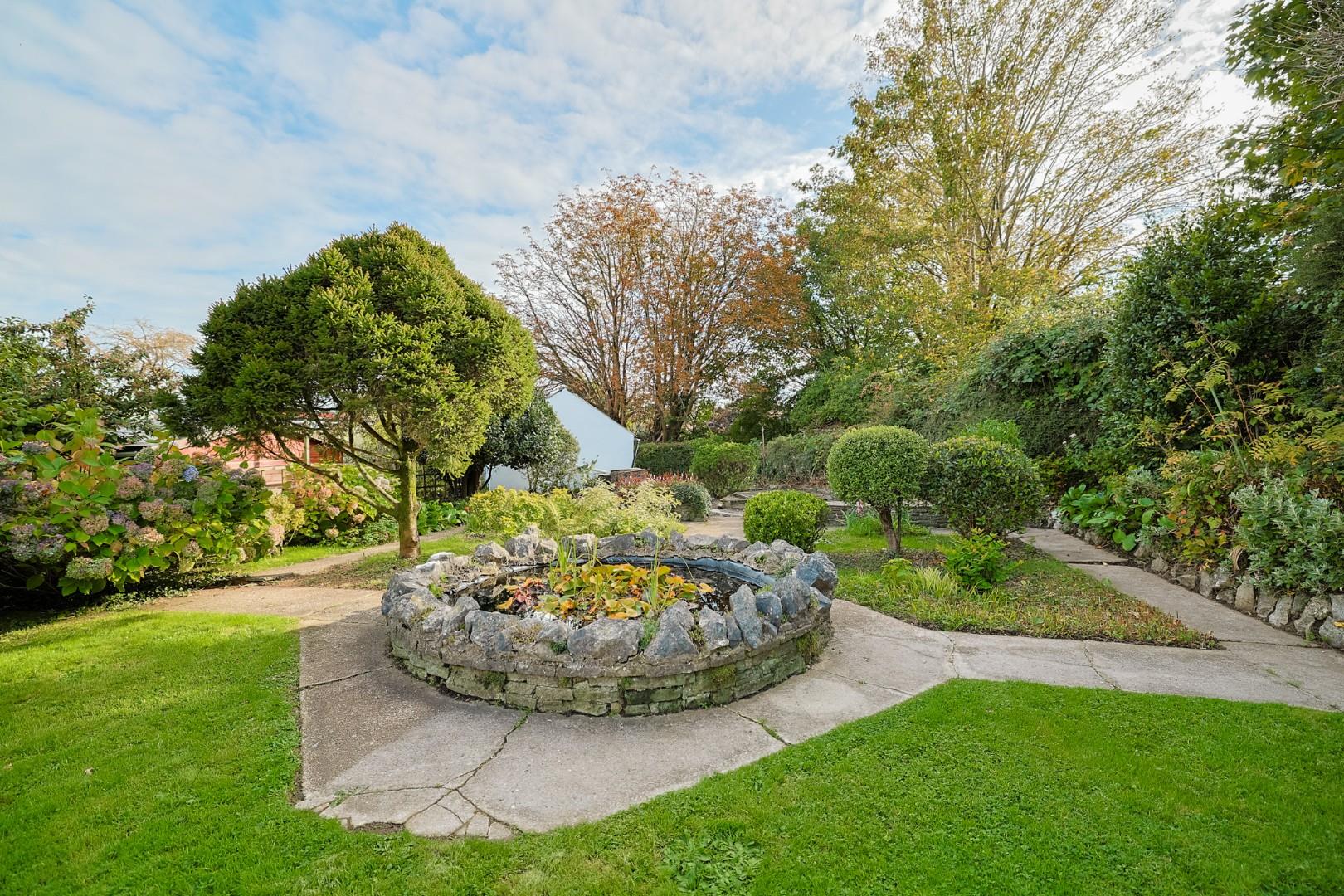 West Cross Lane, West Cross, Mumbles, Swansea, SA3 5LU